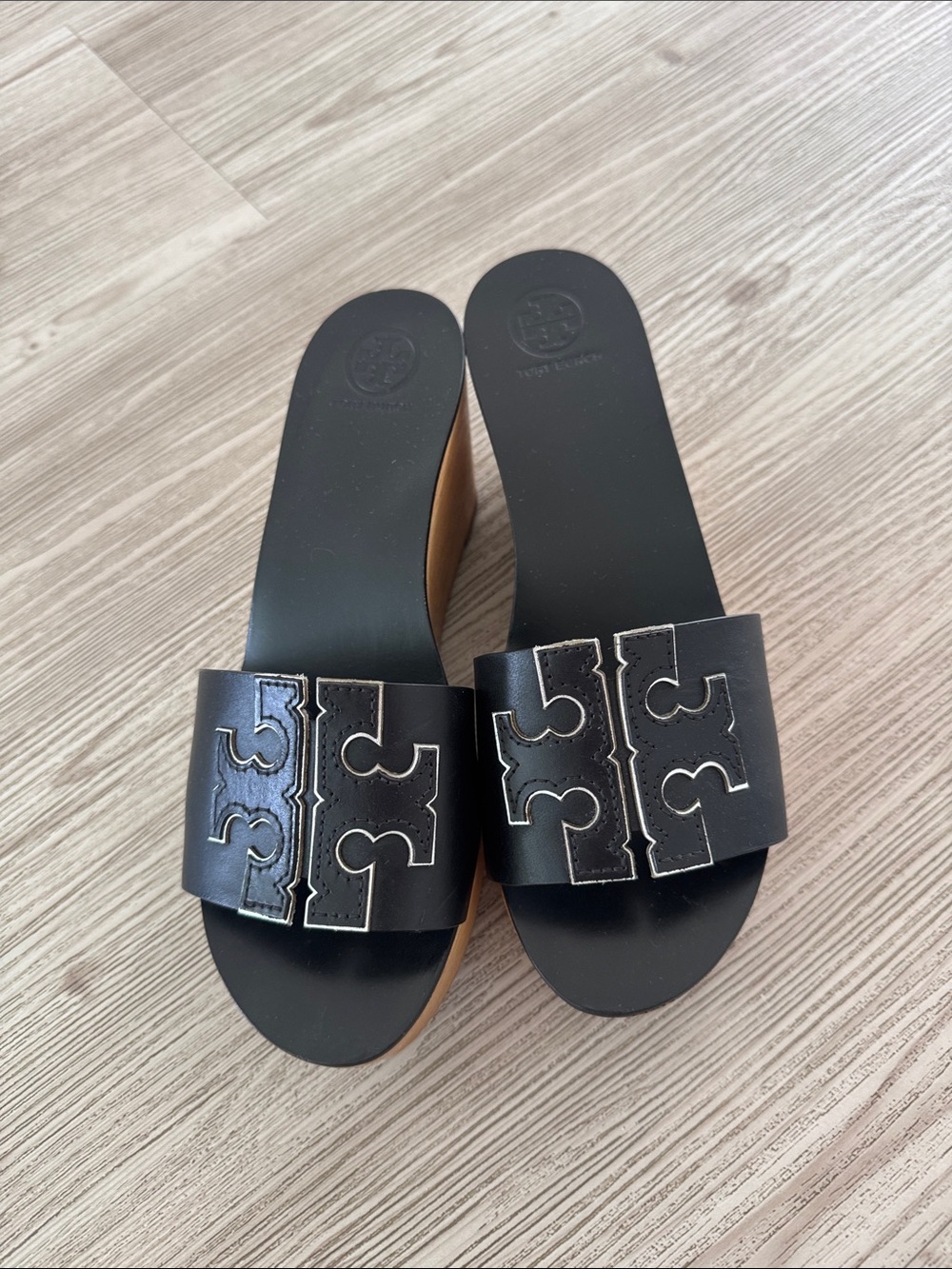 Footwear - Slides